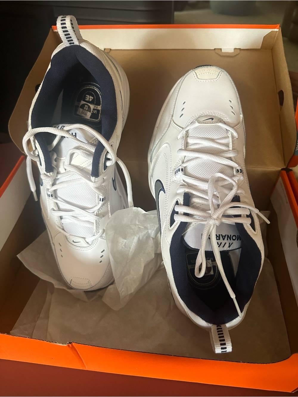 Nike Air Monarch IV - Picture 2 of 4